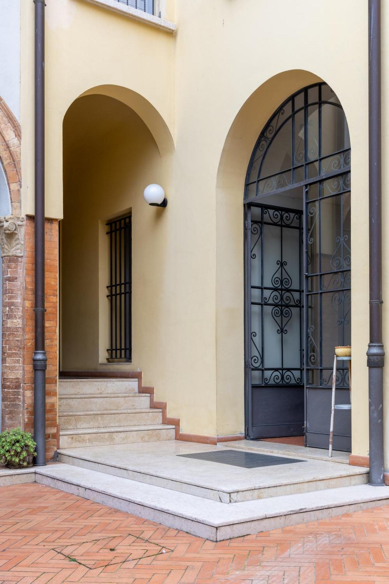 Casa Petrucci Centro Storico Apartment Forli Luaran gambar